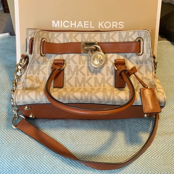MK Purse - Picture 2 of 3